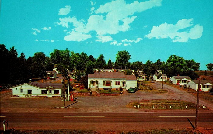 Travelrest Motel - Vintage Postcard (newer photo)